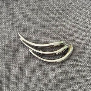 Vintage-Inspired Silver Tone Abstract Swirl Brooch